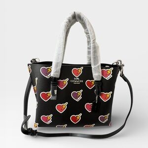 New Coach Mollie Tote Bag 25 With Heart Bolt Print CW435